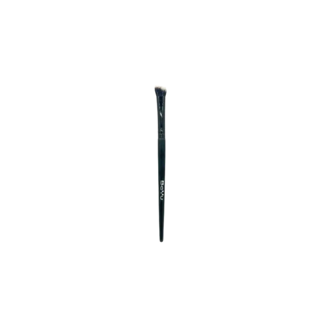 Beyu Medium Angled Eyeshadow Brush 007 | فرشاة ظلال العيون المائلة بقياس متوسط 007