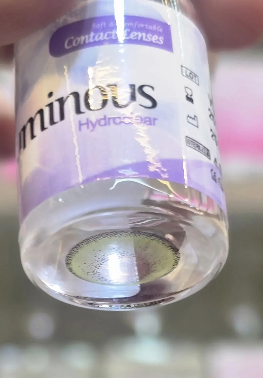عدسات Luminous