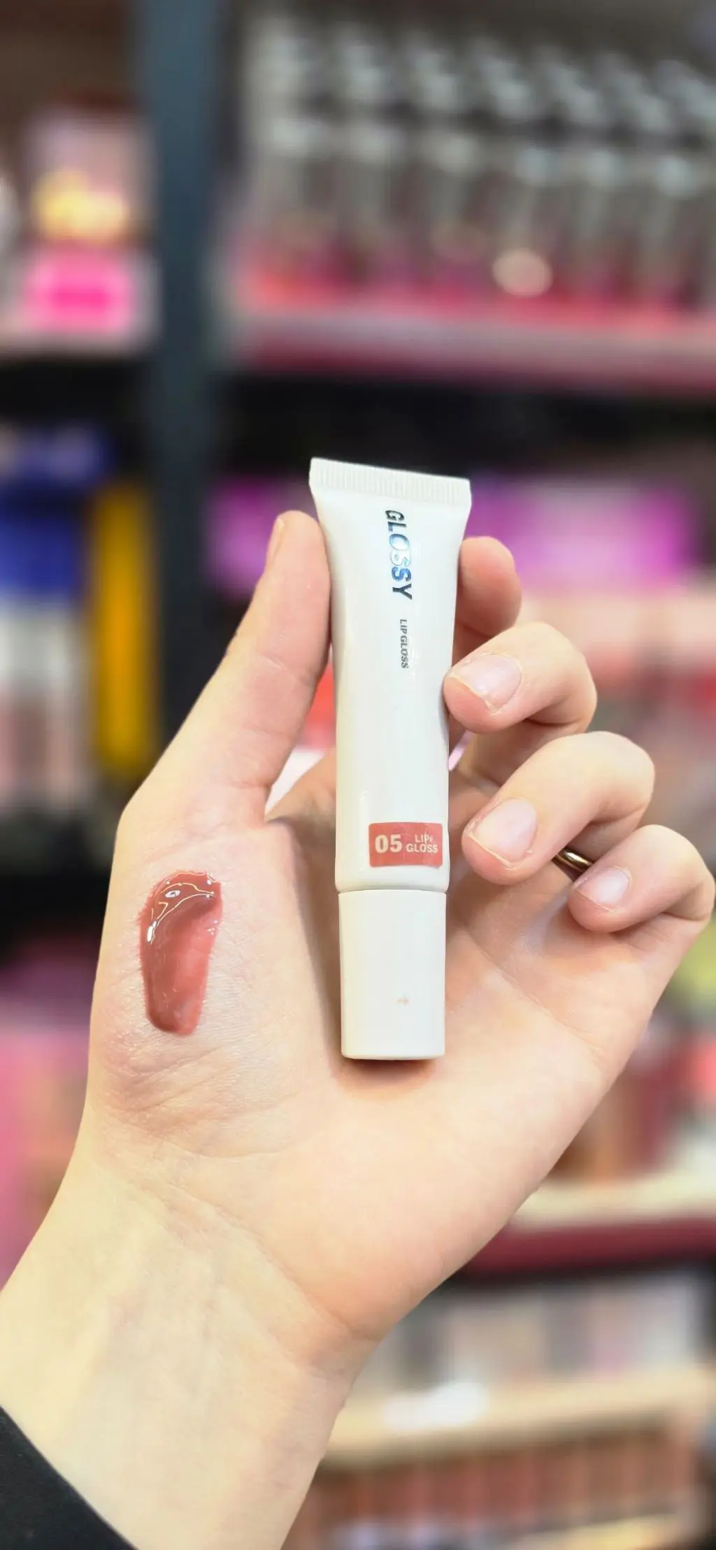 ملمع ومغذي الشفاه (Glossy Lip Gloss ) 💄✨