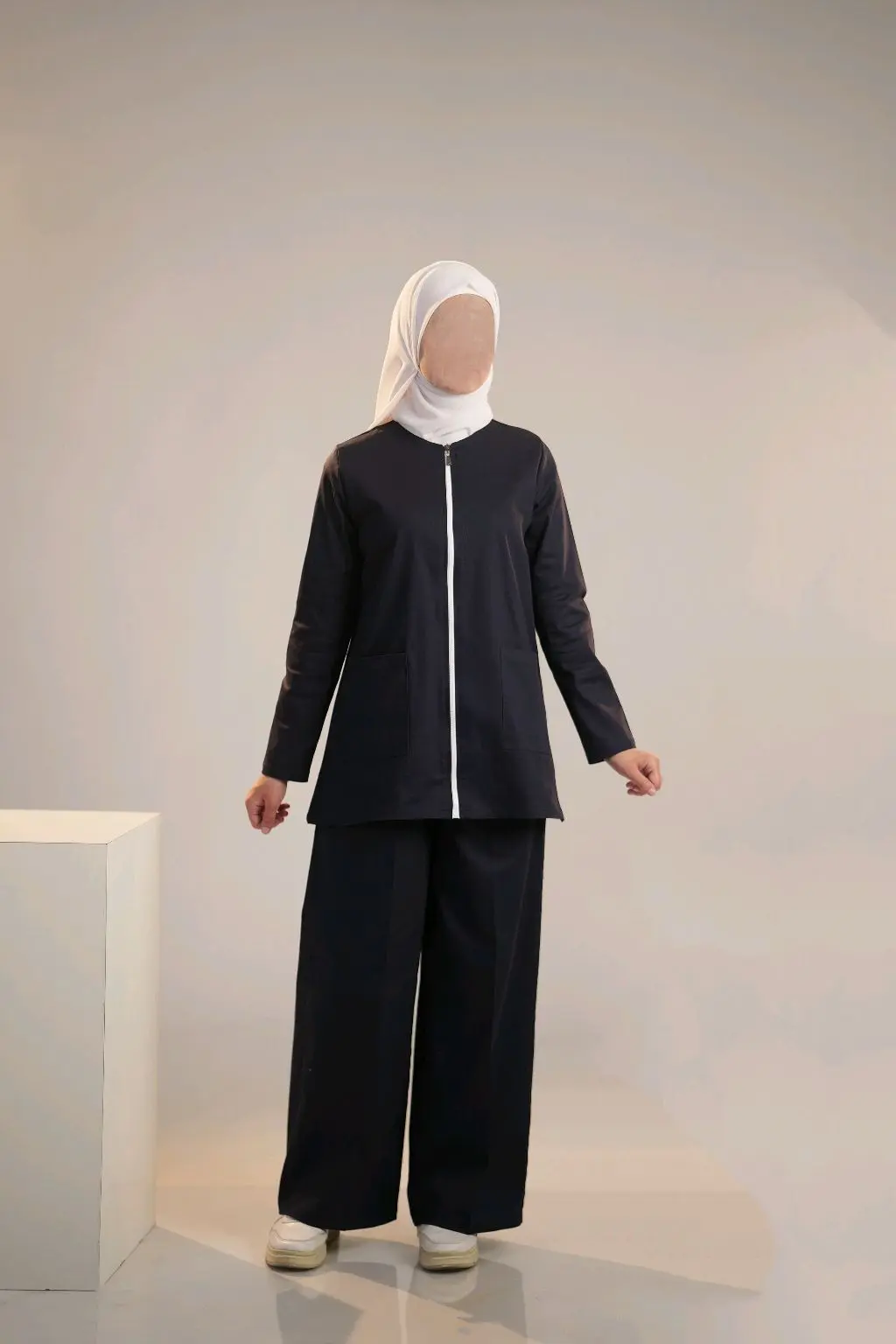 سكراب طبي قصير كحلي