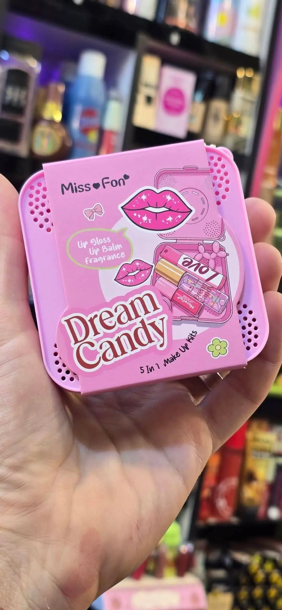طقم مكياج وعناية بالشفاه المتكامل 5 في 1 "Dream Candy" من ماركة Miss Fon 💋🍭