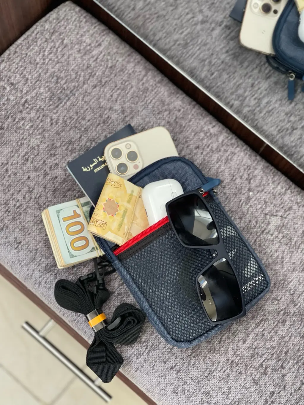 حقيبة كتف موبايل square