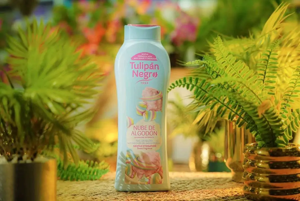 شاور جيل Tulipan Negr غزل البنات - 650 مل
