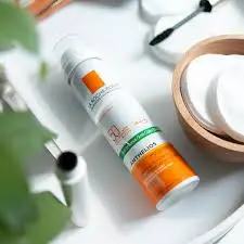 La Roche-Posay Anthelios Anti-brillance Mist Spray SPF 50+ - 75ml | لاروش بوزيه واقي شمسي بخاخ - 75 مل